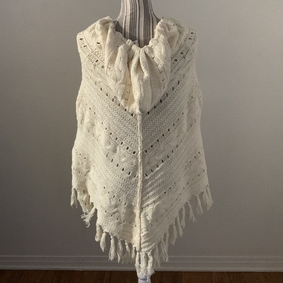 Poncho Sweeter - Picture 3 of 8